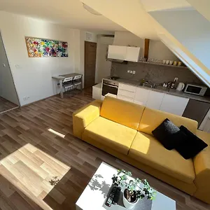Skryjova Apartamento